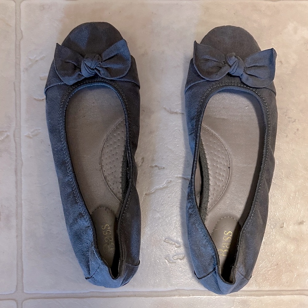 Women's Gray Flats with Bow by